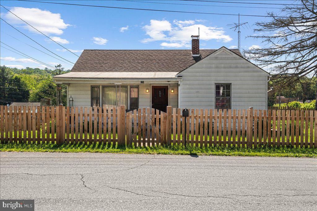246 MARYLAND AVE, Hancock, MD 21750