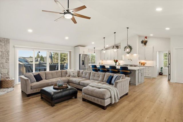 11716 Inverness Way, Auburn, CA 95602