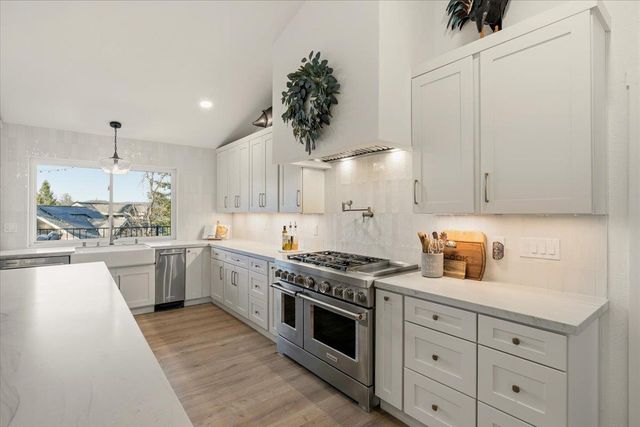 11716 Inverness Way, Auburn, CA 95602