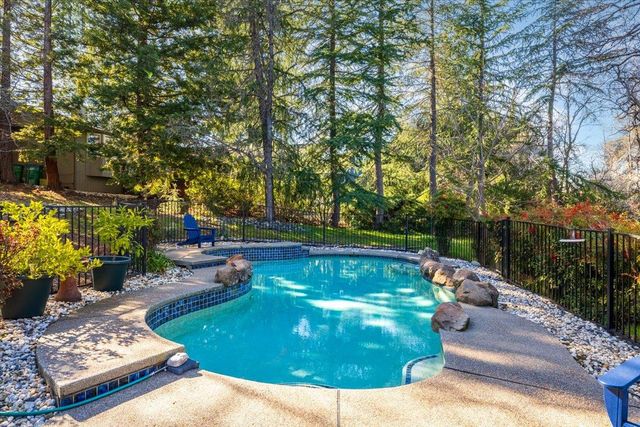 11716 Inverness Way, Auburn, CA 95602