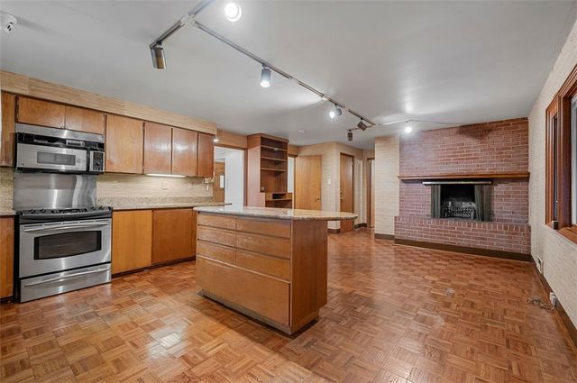 25 Carleton Drive, Mt Lebanon, PA 15243