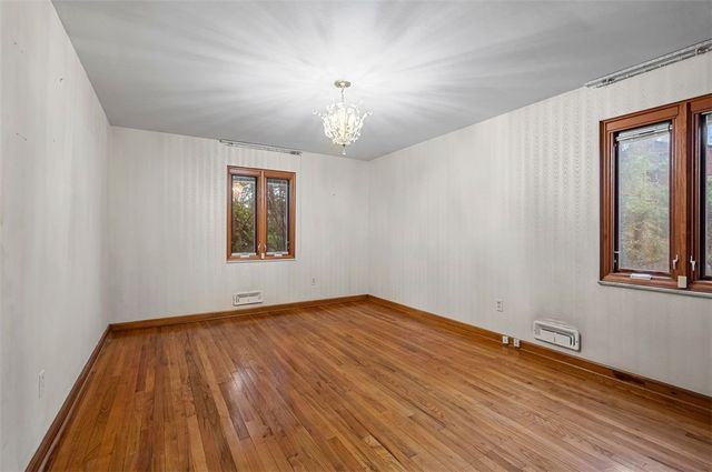 25 Carleton Drive, Mt Lebanon, PA 15243