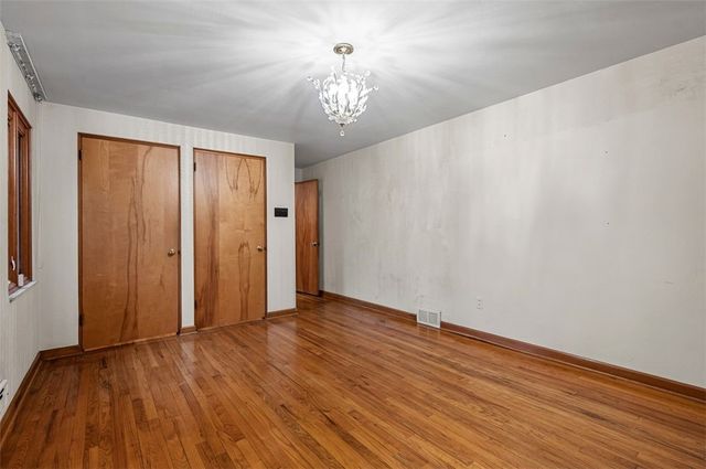 25 Carleton Drive, Mt Lebanon, PA 15243