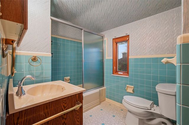 25 Carleton Drive, Mt Lebanon, PA 15243
