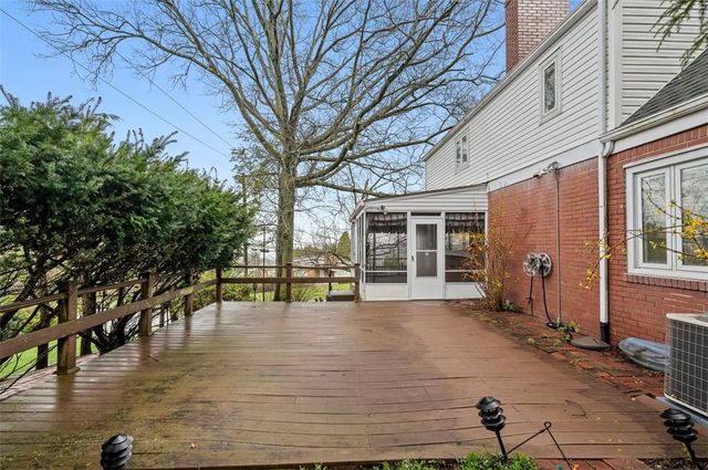 25 Carleton Drive, Mt Lebanon, PA 15243