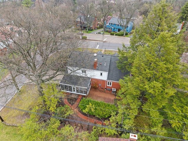 25 Carleton Drive, Mt Lebanon, PA 15243