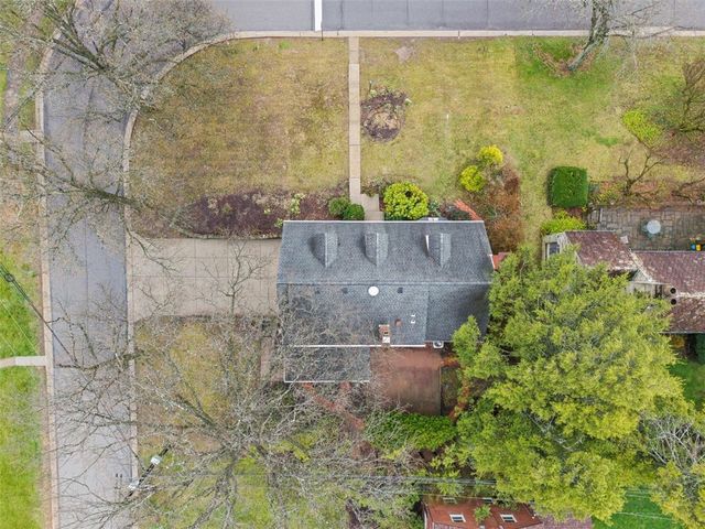 25 Carleton Drive, Mt Lebanon, PA 15243