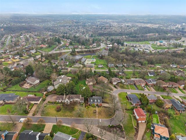 25 Carleton Drive, Mt Lebanon, PA 15243