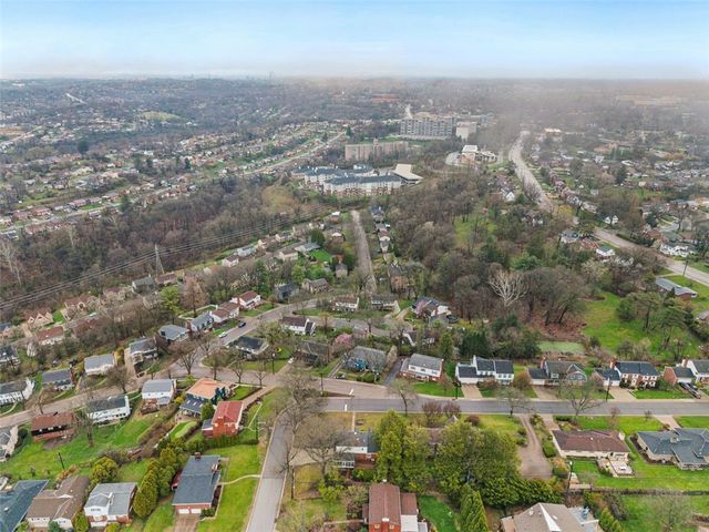25 Carleton Drive, Mt Lebanon, PA 15243