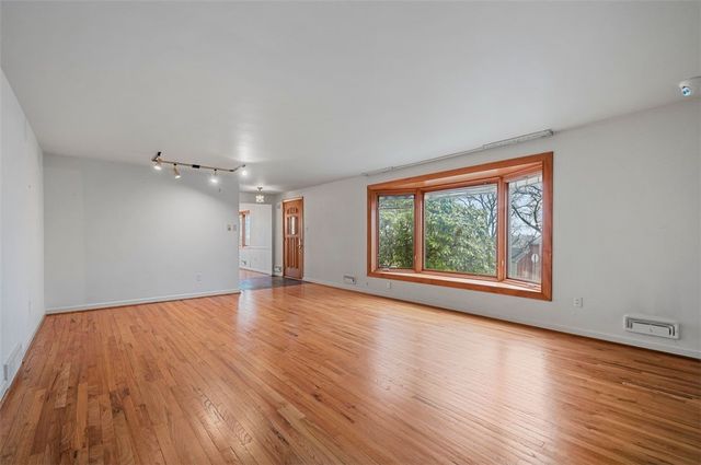 25 Carleton Drive, Mt Lebanon, PA 15243