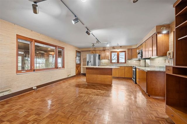 25 Carleton Drive, Mt Lebanon, PA 15243