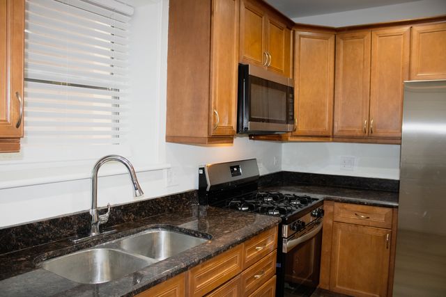 2007 W FARGO Avenue 1, Chicago, IL 60645