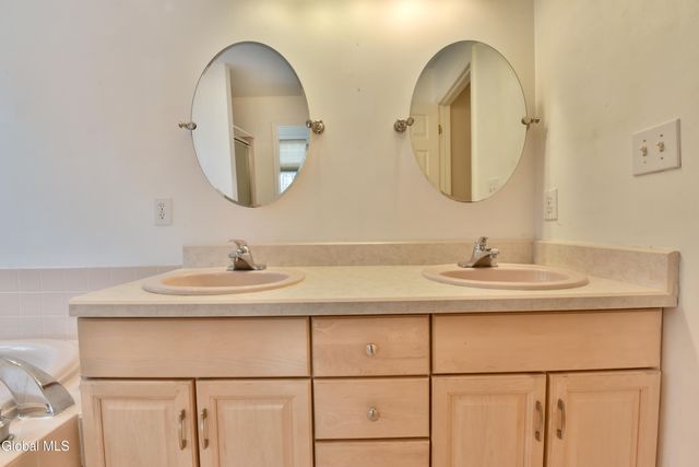 50 Jamison Drive, Clifton Park, NY 12065