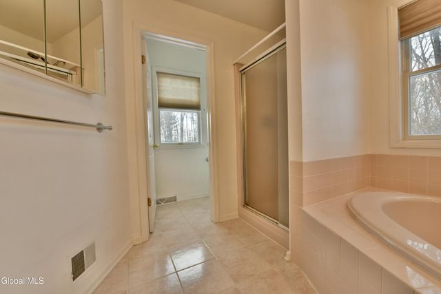 50 Jamison Drive, Clifton Park, NY 12065