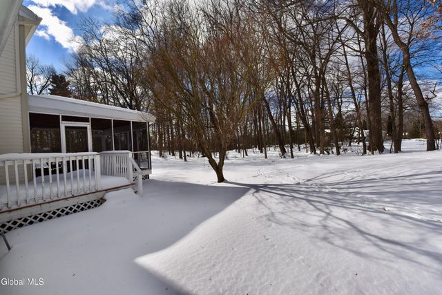 50 Jamison Drive, Clifton Park, NY 12065