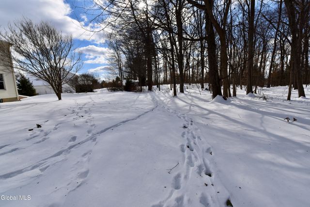 50 Jamison Drive, Clifton Park, NY 12065