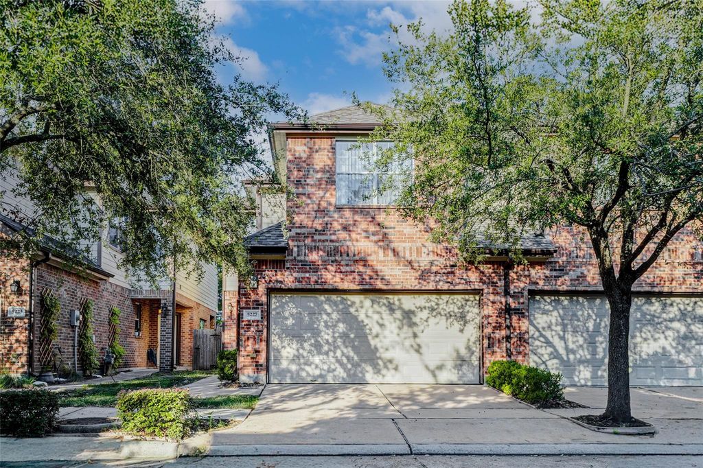 5227 Brinkman Court, Houston, TX 77091
