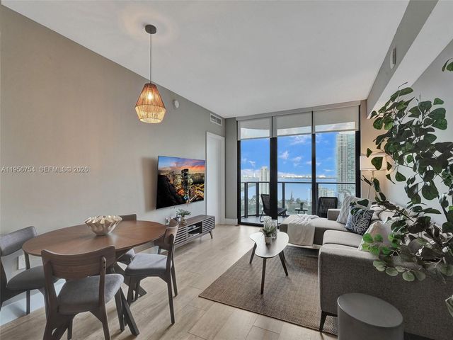 121 NE 34th St 2106A, Miami, FL 33137