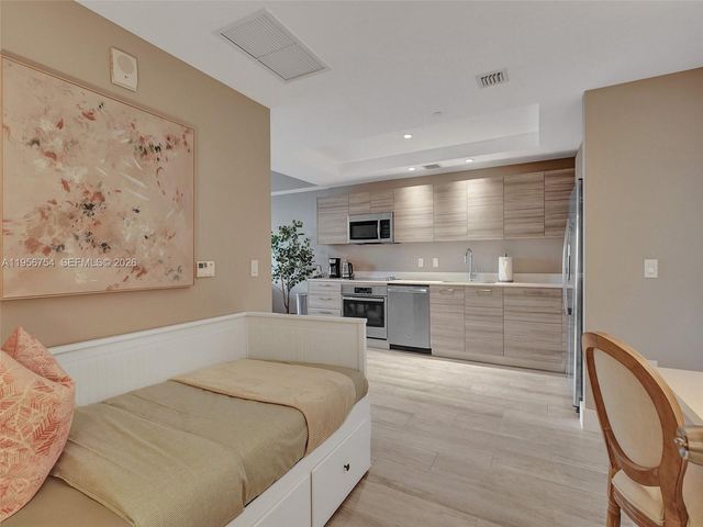 121 NE 34th St 2106A, Miami, FL 33137