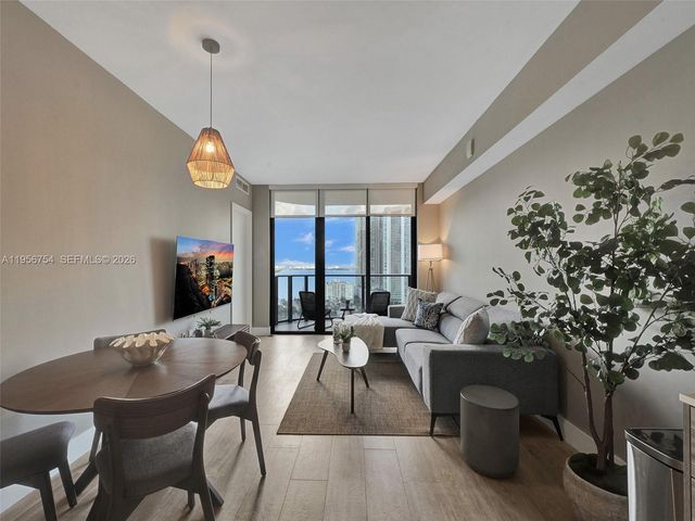 121 NE 34th St 2106A, Miami, FL 33137