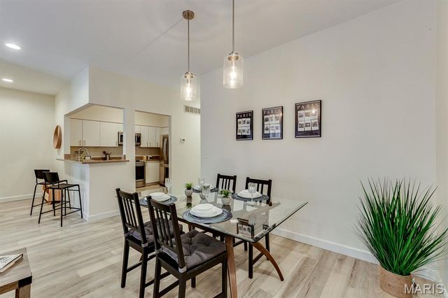 4111 W Pine Boulevard 11, St Louis, MO 63108