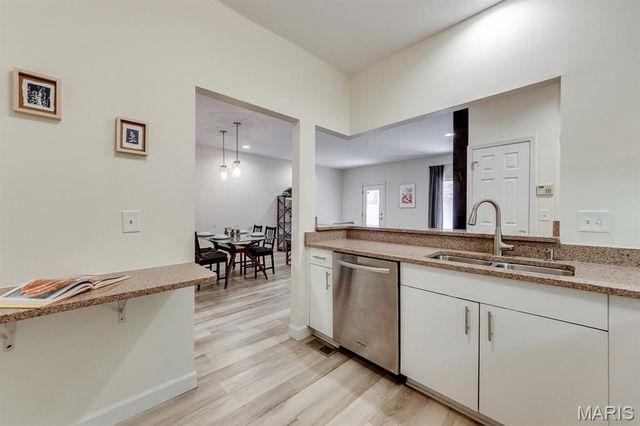 4111 W Pine Boulevard 11, St Louis, MO 63108