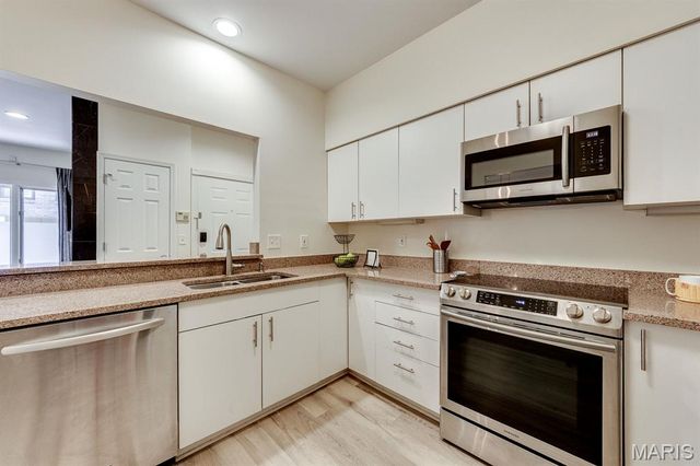 4111 W Pine Boulevard 11, St Louis, MO 63108