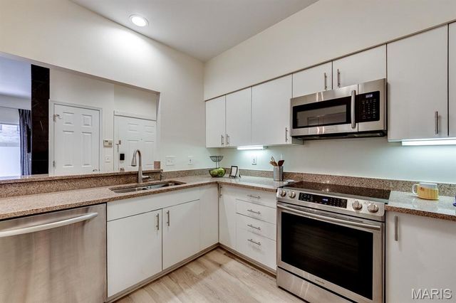 4111 W Pine Boulevard 11, St Louis, MO 63108