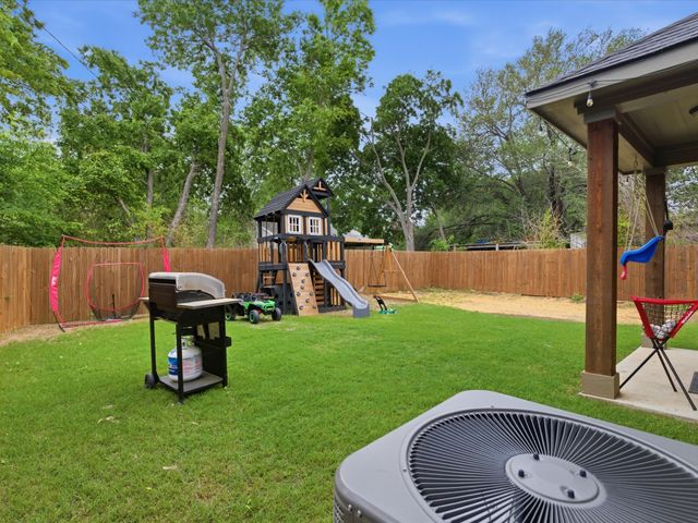 5608 King Court, Fort Worth, TX 76112