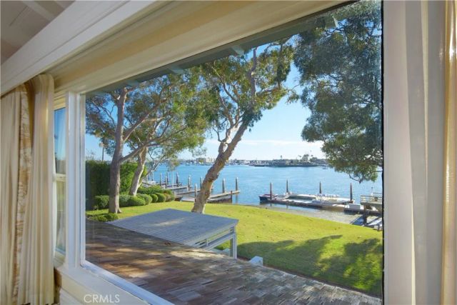 20 Harbor Island, Newport Beach, CA 92660