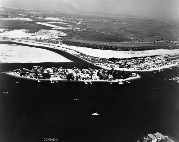 20 Harbor Island, Newport Beach, CA 92660