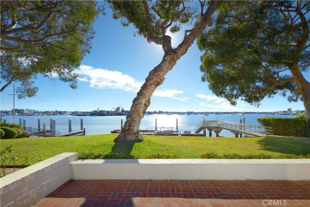 20 Harbor Island, Newport Beach, CA 92660