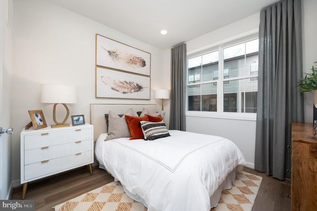 11900 NORTHPARK DR, North Bethesda, MD 20852