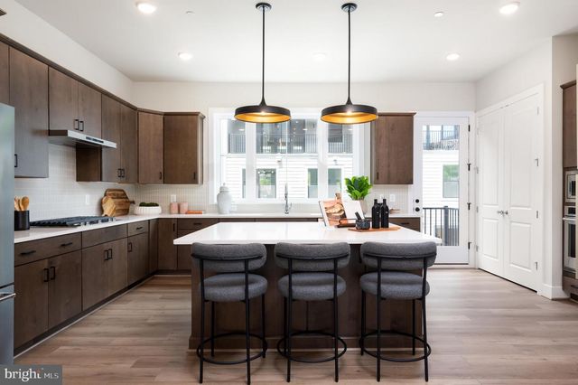 11900 NORTHPARK DR, North Bethesda, MD 20852