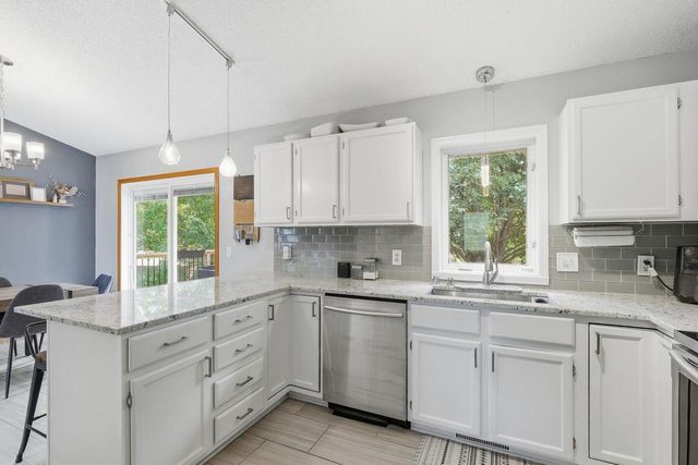 7066 159th Street W, Apple Valley, MN 55124