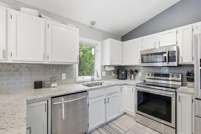 7066 159th Street W, Apple Valley, MN 55124