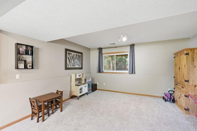 7066 159th Street W, Apple Valley, MN 55124