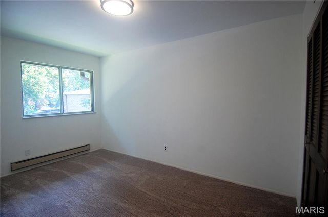 10174 Sakura Drive, St Louis, MO 63128
