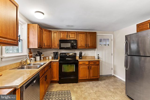 539 W CUMBERLAND RD, Enola, PA 17025