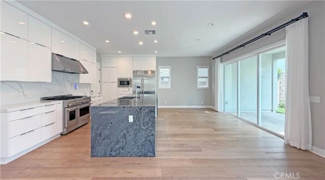 110 Orange Grv, Lake Forest, CA 92630