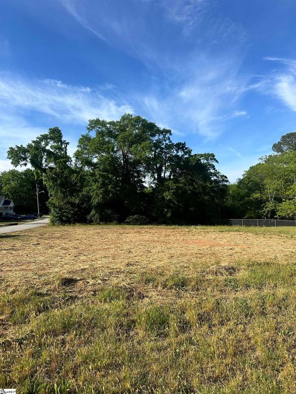 200 N Line Street Extension, Greer, SC 29651