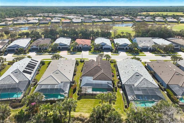 9395 Greyhawk TRL, Naples, FL 34120