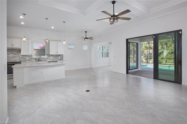 9395 Greyhawk TRL, Naples, FL 34120