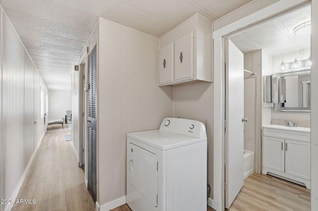 24 W CIRCLE MOUNTAIN Road, New River, AZ 85087