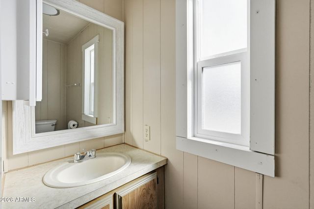 24 W CIRCLE MOUNTAIN Road, New River, AZ 85087