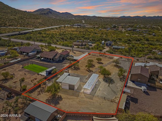 24 W CIRCLE MOUNTAIN Road, New River, AZ 85087