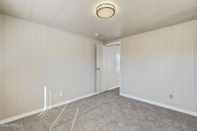 24 W CIRCLE MOUNTAIN Road, New River, AZ 85087