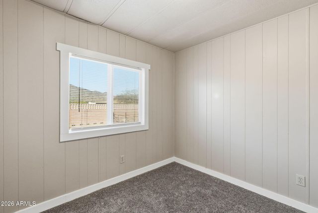 24 W CIRCLE MOUNTAIN Road, New River, AZ 85087