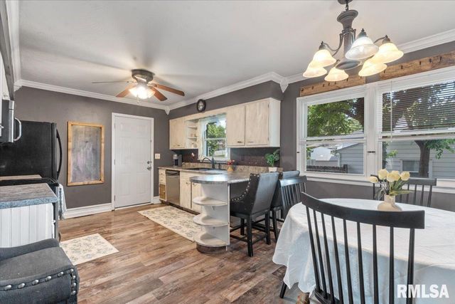 2 LARIAT Drive, Springfield, IL 62702