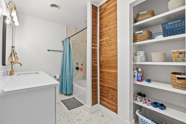 2004 VIRGINIA DRIVE, Bradenton, FL 34205